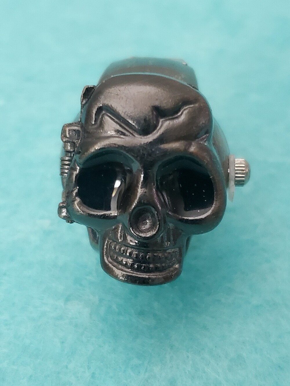 Metal Skull Ring With Hidden Watch